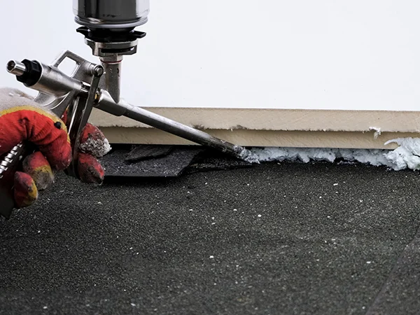 Cantilever floor insulation